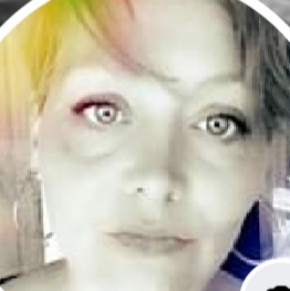 Meet your Posher, Gloria